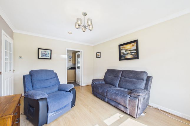 36 Carlowrie Avenue, Glasgow photo 3