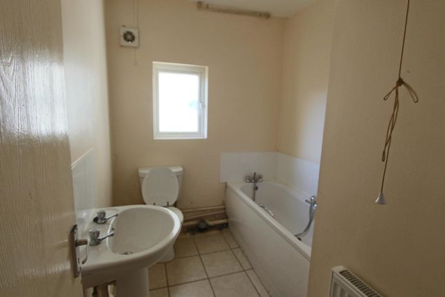 75, Buccleuch Street, Kettering, Northants NN16, Northants photo 4