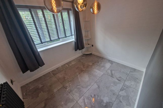 7, High Bank Crescent, Darwen photo 5