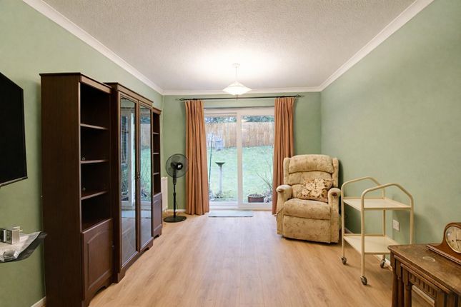 17, Braziers Field, Hertford photo 2