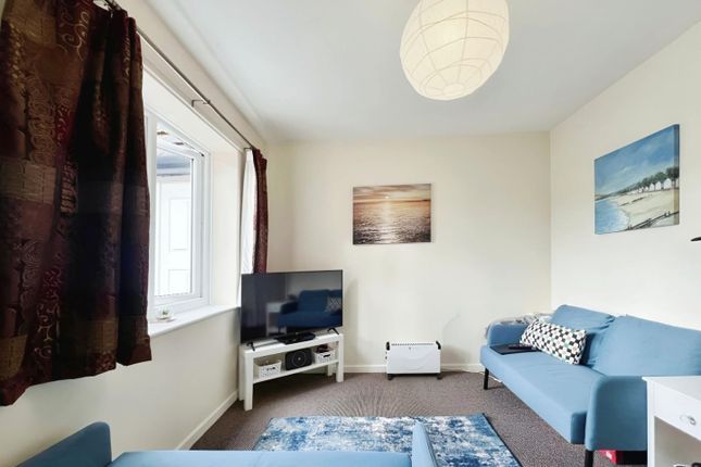 Flat for sale in Miriam Grove, Leigh