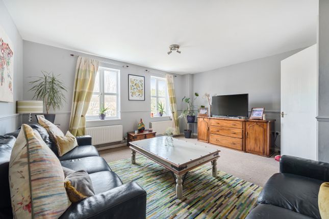 Terraced house for sale in Perrinsfield, Lechlade, Gloucestershire