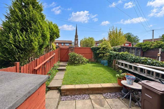 35 Balls Road, Prenton photo 4