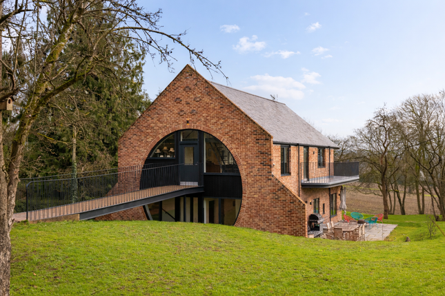 The Hollow, Windmill Hill, Saffron Walden photo 2