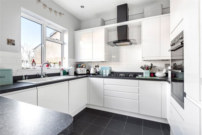 75, Palace View, Bromley photo 4