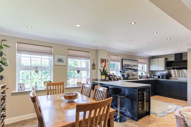 37, Burleigh Manor, Devon photo 2