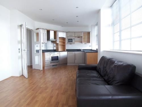 Flat to rent in North Street, Brighton, East Sussex