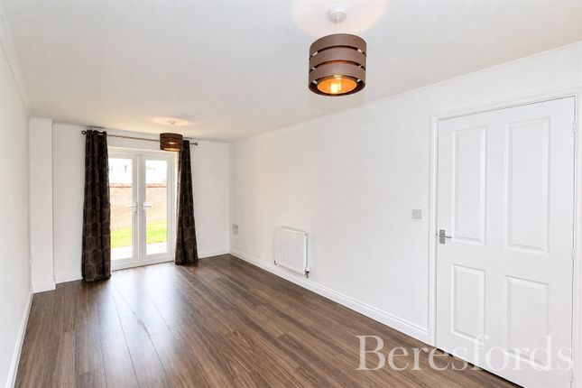 53, Hooper Avenue, Colchester photo 4