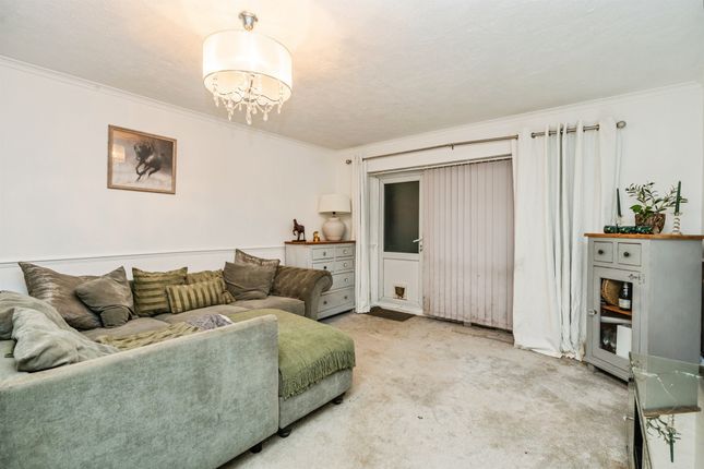 Flat 4, Selmeston Court, Surrey Road, Seaford photo 4