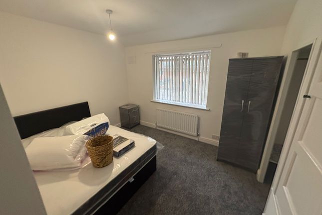 8 Lime Tree Road, Walsall photo 3