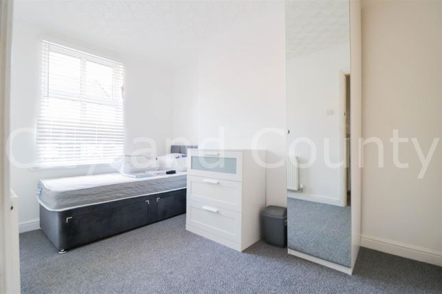 Thumbnail Room to rent in Gladstone Street, Peterborough