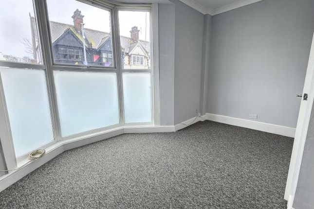 Flat to rent in London Road, Brighton