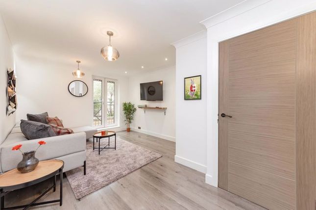 Flat for sale in Regents Plaza Apartments, Greville Road