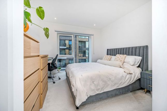 28 Savoy House, 5, Lockgate Road, London photo 4