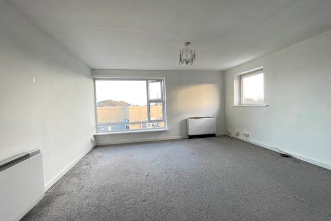 9 Claremont Court, Whitley Bay photo 2