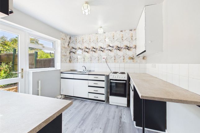 25, Reservoir Close, Gloucestershire photo 3