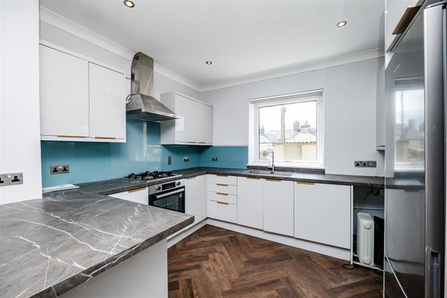 69, Station Street, Barry photo 4