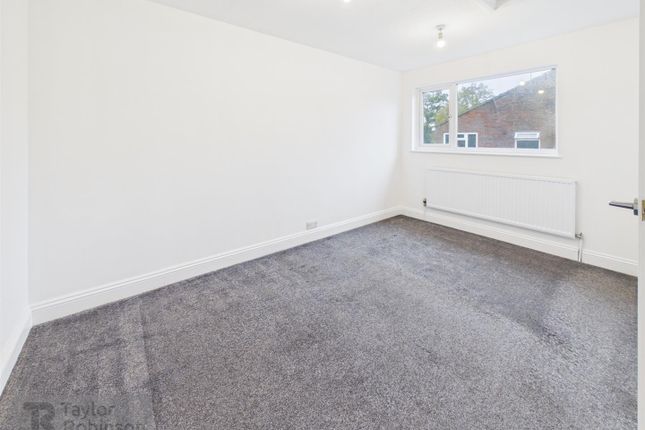 Kenilworth Close, Crawley photo 4