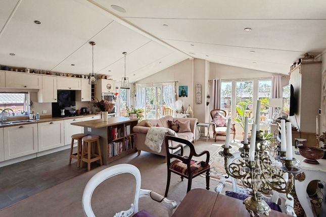 9 North Field, Roebeck,, Carters Road, Ryde photo 2