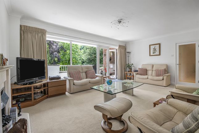 11, Darnhills, Radlett photo 4