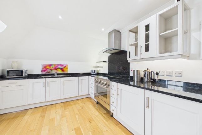 Flat 5, Five Ten,, Reading Road, Wokingham photo 3