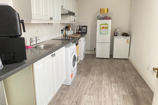 61b, High Street, Walton On The Naze photo 3