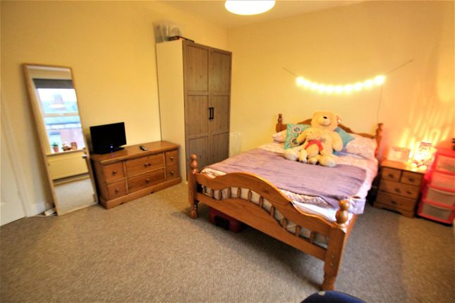 17, Mayville Place, Leeds photo 4