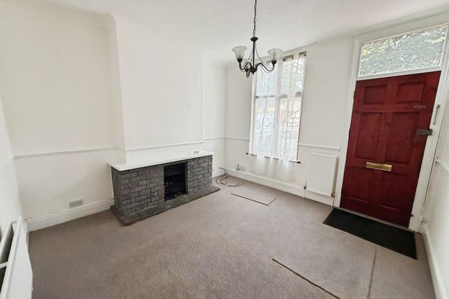 29, Northumberland Ave, Kidderminster photo 2