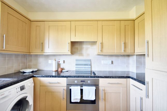 Flat 36, Rowan Mead Henbit Close, Tadworth photo 3