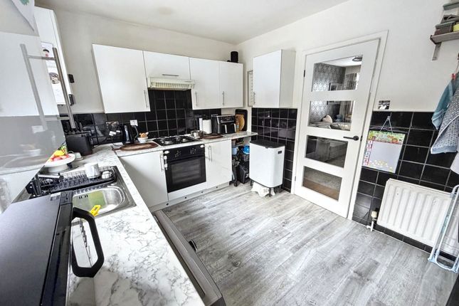 23, Byron Court, Newcastle upon Tyne photo 3