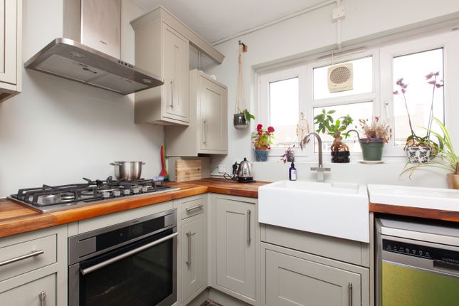 Thumbnail Flat for sale in Brodia Road, London