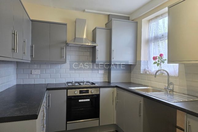151 St. Andrews Road, Huddersfield photo 2