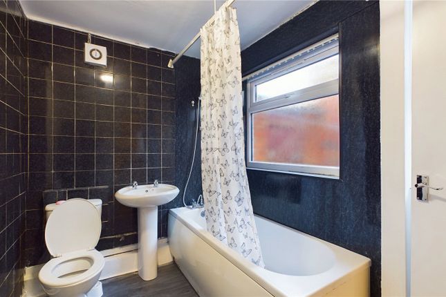 2, Holly Street, Middlesbrough photo 4