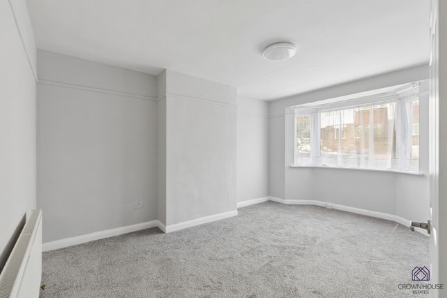 29, Cardrew Close, London photo 2