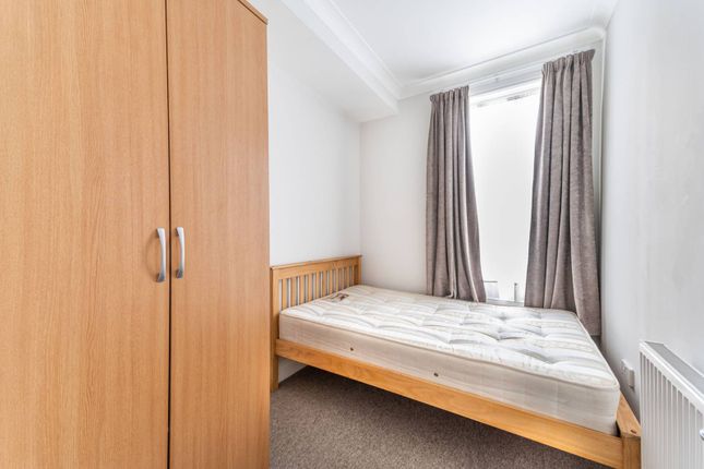 Flat to rent in Freeland Road, Ealing, London