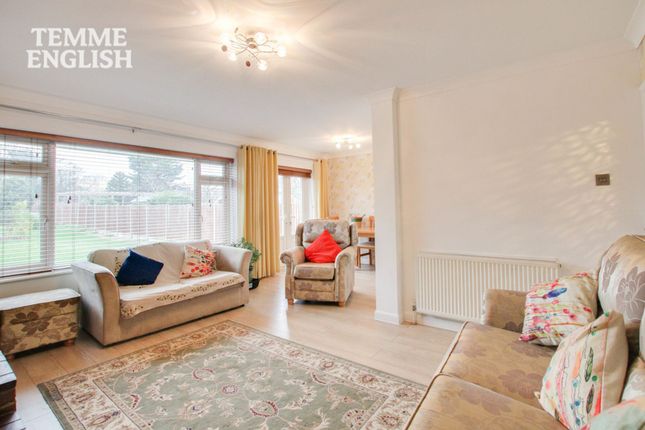 40 Kings Road, Basildon photo 2