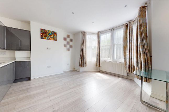 72a, Windmill Street, Gravesend photo 3