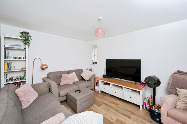 39, Haydn Griffiths Way, Doncaster photo 2