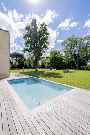 Detached house for sale in Bordeaux, 33000, France