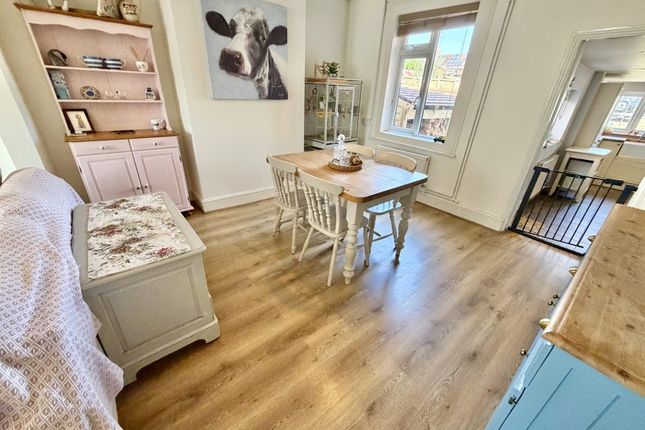 35, Camborne Grove, Yeovil photo 4