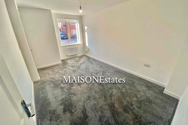 33, Chelmsford Drive, Coventry photo 2