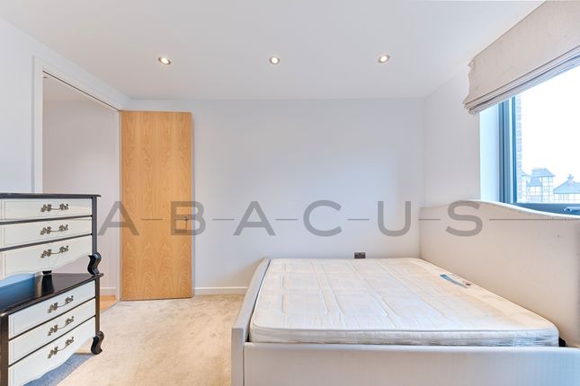 Duplex to rent in The Cascades, Finchley Road, Hampstead