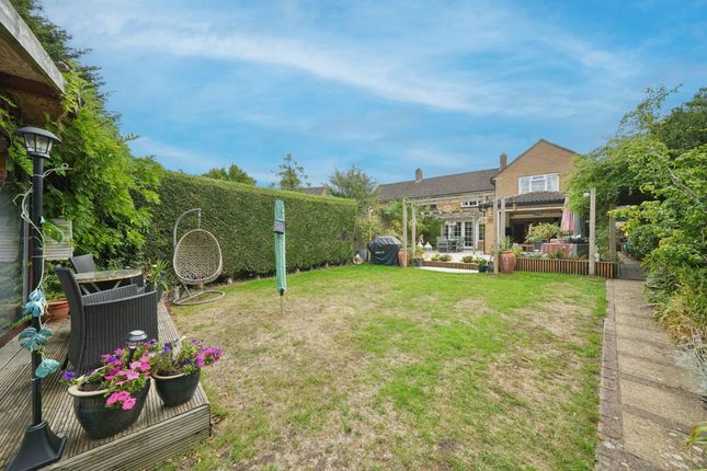 4 Ashfield Rise, Aylesbury photo 4