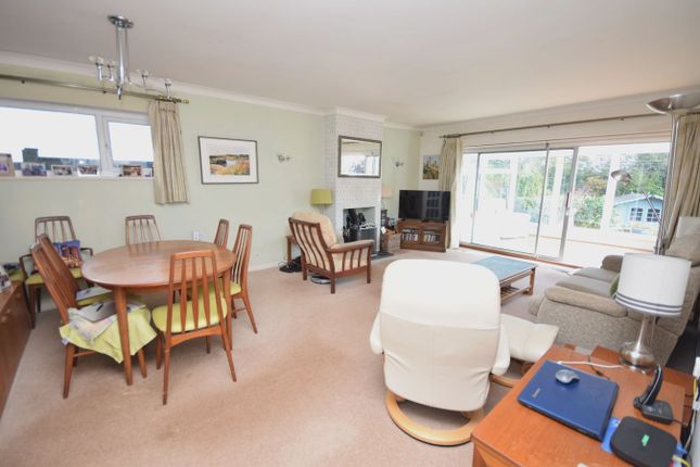 43, Copse Avenue, Farnham photo 4