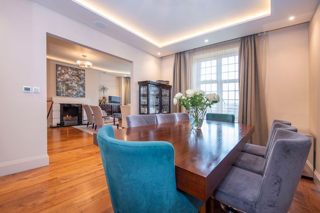 Flat for sale in Portsmouth Road, London
