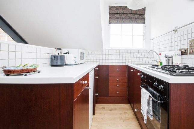 Flat 502, 116 Fulham Palace Road, Hammersmith photo 3