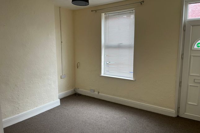 3, West Street, Hemsworth photo 2