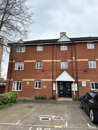 Flat for sale in Ridley Close, Barking