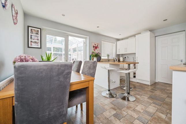 20, Kenilworth Drive, Eastleigh photo 3