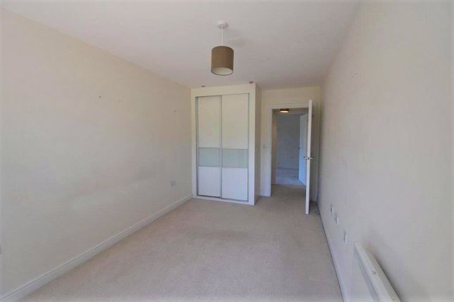 Flat to rent in Kestrel Road, Farnborough